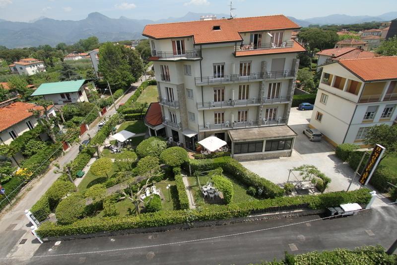 Hotel Montecarlo Lido di Camaiore Eksteriør bilde