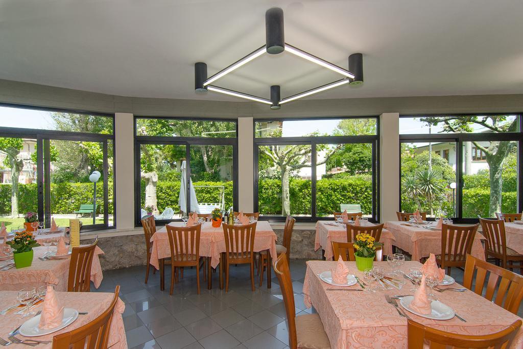 Hotel Montecarlo Lido di Camaiore Eksteriør bilde